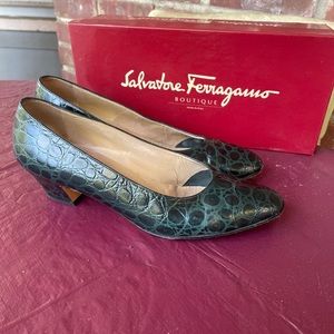 Salvatore Ferragamo green croc pre owned 9